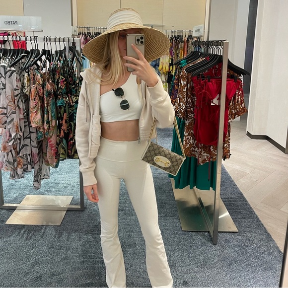 Alo Yoga white Flare Leggings 7/8 pants - Picture 7 of 7